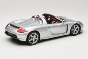 Porsche Carrera GT Silver Metallic Minichamps 1:18 WAP02103014 Metalli — kuva 3 / 8