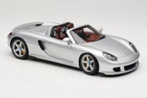 Porsche Carrera GT Silver Metallic Minichamps 1:18 WAP02103014 Metalli — kuva 6 / 8