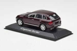 Porsche Cayenne 955 Turbo Tummanpunainen Minichamps 1:43 WAPC2000113 Metalli — kuva 3 / 4