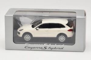 Porsche Cayenne 958 S Hybrid Valkoinen Minichamps 1:43 WAP0200040B Metalli — kuva 4 / 4