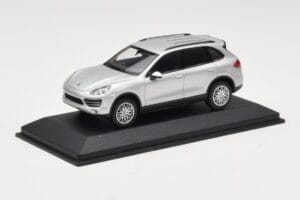 Porsche Cayenne 958 Hopea Minichamps 1:43 WAP0200020B Metalli — kuva 2 / 4