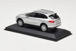 Porsche Cayenne 958 Hopea Minichamps 1:43 WAP0200020B Metalli — kuva 3 / 4