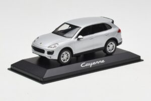 Porsche Cayenne 958 Hopea Minichamps 1:43 WAP0200020E Metalli — kuva 2 / 4