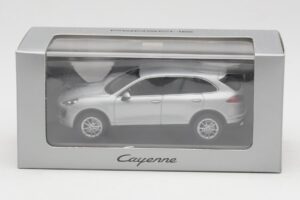 Porsche Cayenne 958 Hopea Minichamps 1:43 WAP0200020E Metalli — kuva 4 / 4