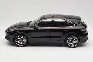 Porsche Cayenne 958 Turbo S Musta Minichamps 1:18 155066070 Metalli — kuva 3 / 6