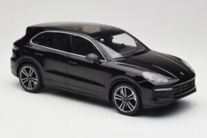 Porsche Cayenne 958 Turbo S Musta Minichamps 1:18 155066070 Metalli — kuva 4 / 6