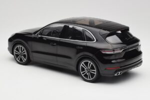 Porsche Cayenne 958 Turbo S Musta Minichamps 1:18 155066070 Metalli — kuva 5 / 6