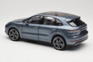 Porsche Cayenne 958 Turbo S Blue Metallic Minichamps 1:18 110066070 Metalli — kuva 7 / 8