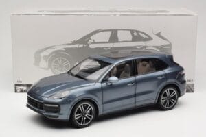 Porsche Cayenne 958 Turbo S Blue Metallic Minichamps 1:18 110066070 Metalli — kuva 8 / 8