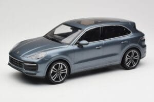 Porsche Cayenne 958 Turbo S Blue Metallic Minichamps 1:18 155066071 Metalli