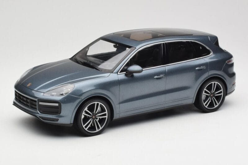 Porsche Cayenne 958 Turbo S Blue Metallic Minichamps 1:18 155066071 Metalli