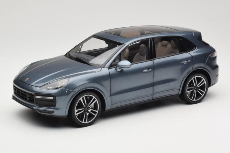 Porsche Cayenne 958 Turbo S Blue Metallic Minichamps 1:18 110066070 Metalli