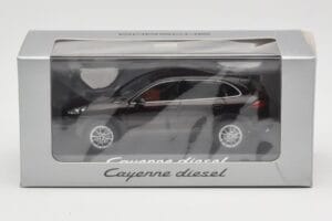 Porsche Cayenne 958 Diesel Acajou Brown Minichamps 1:43 WAP0200030E Metalli — kuva 4 / 4