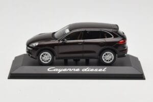 Porsche Cayenne 958 Diesel Acajou Brown Minichamps 1:43 WAP0200030E Metalli