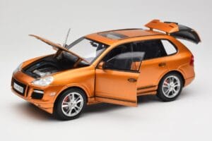 Porsche Cayenne GTS Lava Orange Norev 1:18 187535 Metalli — kuva 2 / 8