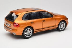 Porsche Cayenne GTS Lava Orange Norev 1:18 187535 Metalli — kuva 3 / 8