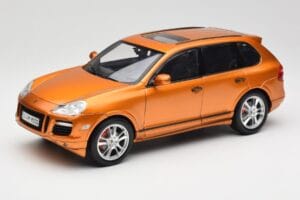 Porsche Cayenne GTS Lava Orange Norev 1:18 187535 Metalli