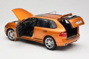 Porsche Cayenne GTS Lava Orange Norev 1:18 187535 Metalli — kuva 5 / 8