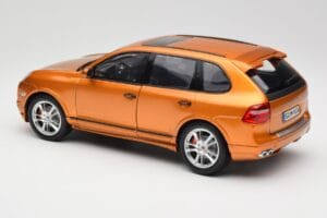 Porsche Cayenne GTS Lava Orange Norev 1:18 187535 Metalli — kuva 7 / 8