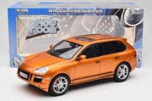 Porsche Cayenne GTS Lava Orange Norev 1:18 187535 Metalli — kuva 8 / 8