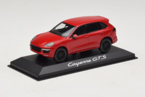 Porsche Cayenne 958 GTS Punainen Minichamps 1:43 WAP0200070E Metalli — kuva 2 / 5