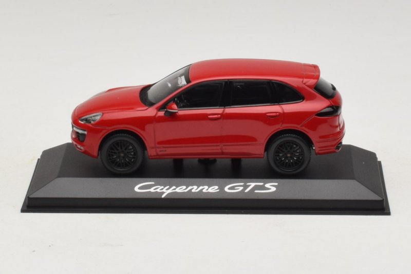 Porsche Cayenne 958 GTS Punainen Minichamps 1:43 WAP0200070E Metalli