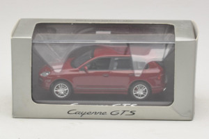 Porsche Cayenne 955 GTS Punainen Hopeisin Vantein Minichamps 1:43 WAP02000818 Metalli — kuva 4 / 4