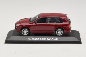 Porsche Cayenne 955 GTS Punainen Hopeisin Vantein Minichamps 1:43 WAP02000818 Metalli