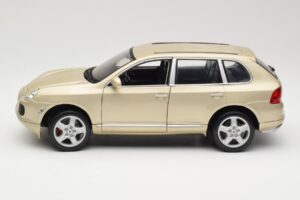 Porsche Cayenne S 955 Beige Maisto 1:18 WAPC2100213 Metalli — kuva 4 / 8