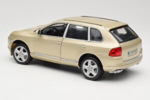 Porsche Cayenne S 955 Beige Maisto 1:18 WAPC2100213 Metalli — kuva 7 / 8