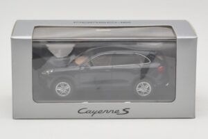 Porsche Cayenne 958 S Blue Metallic Minichamps 1:43 WAP0200060E Metalli — kuva 4 / 4