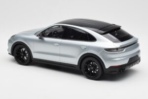 Porsche Cayenne E3 S Coupe Dolo Hopea Norev 1:18 WAP0213220K Metalli — kuva 5 / 6
