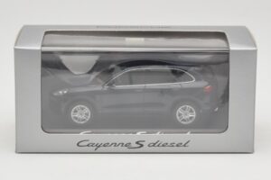 Porsche Cayenne 958 S Diesel Blue Metallic Minichamps 1:43 WAP0200080E Metalli — kuva 4 / 4