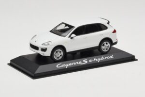 Porsche Cayenne 958 S e-Hybrid Valkoinen Minichamps 1:43 WAP0200040E Metalli — kuva 2 / 4