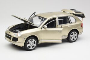 Porsche Cayenne Turbo 955 Beige Maisto 1:18 WAP02100113 Metalli — kuva 2 / 8