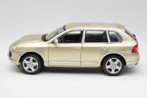 Porsche Cayenne Turbo 955 Beige Maisto 1:18 WAP02100113 Metalli — kuva 4 / 8