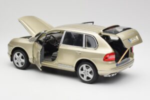 Porsche Cayenne Turbo 955 Beige Maisto 1:18 WAP02100113 Metalli — kuva 5 / 8