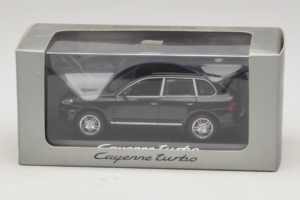 Porsche Cayenne Turbo Dark Green Metallic Minichamps 1:43 WAP02061117 Metalli — kuva 5 / 5