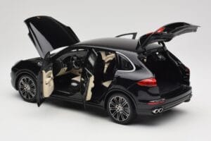 Porsche Cayenne Turbo S 958 Black Metallic Minichamps 1:18 110064000 Metalli — kuva 5 / 8