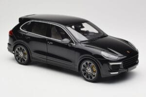 Porsche Cayenne Turbo S 958 Black Metallic Minichamps 1:18 110064000 Metalli — kuva 6 / 8