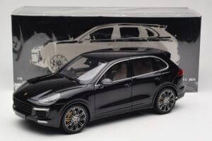 Porsche Cayenne Turbo S 958 Black Metallic Minichamps 1:18 110064000 Metalli — kuva 8 / 8