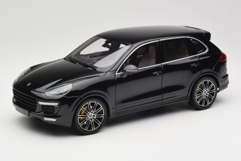 Porsche Cayenne Turbo S 958 Black Metallic Minichamps 1:18 110064000 Metalli