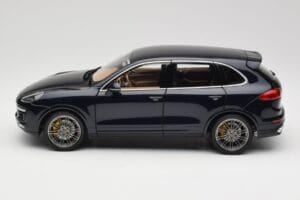 Porsche Cayenne Turbo S 958 Blue Metallic Minichamps 1:18 110064001 Metalli — kuva 4 / 8