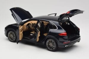 Porsche Cayenne Turbo S 958 Blue Metallic Minichamps 1:18 110064001 Metalli — kuva 5 / 8