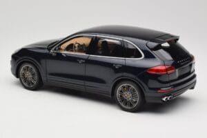 Porsche Cayenne Turbo S 958 Blue Metallic Minichamps 1:18 110064001 Metalli — kuva 7 / 8