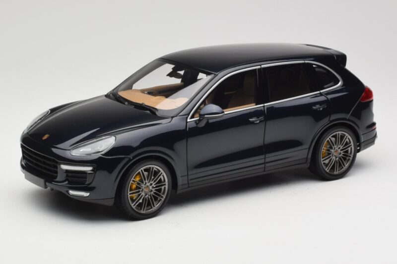 Porsche Cayenne Turbo S 958 Blue Metallic Minichamps 1:18 110064001 Metalli