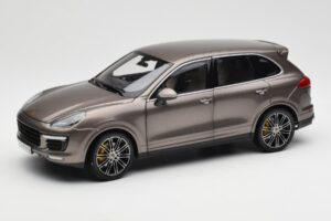 Porsche Cayenne E2 Turbo S Umbra Metallic Minichamps 1:18 WAP0213020F Metalli