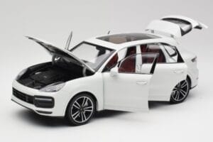 Porsche Cayenne 9YA Turbo Valkoinen Metallic Minichamps 1:18 155042560 Metalli — kuva 2 / 8