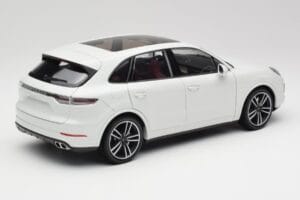 Porsche Cayenne 9YA Turbo Valkoinen Metallic Minichamps 1:18 155042560 Metalli — kuva 3 / 8