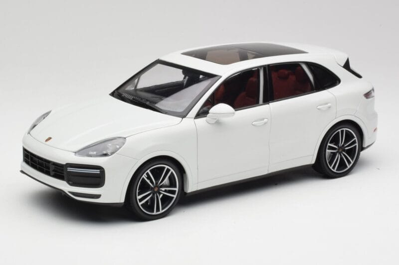 Porsche Cayenne 9YA Turbo Valkoinen Metallic Minichamps 1:18 155042560 Metalli